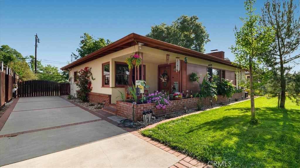 750 W 8th Street