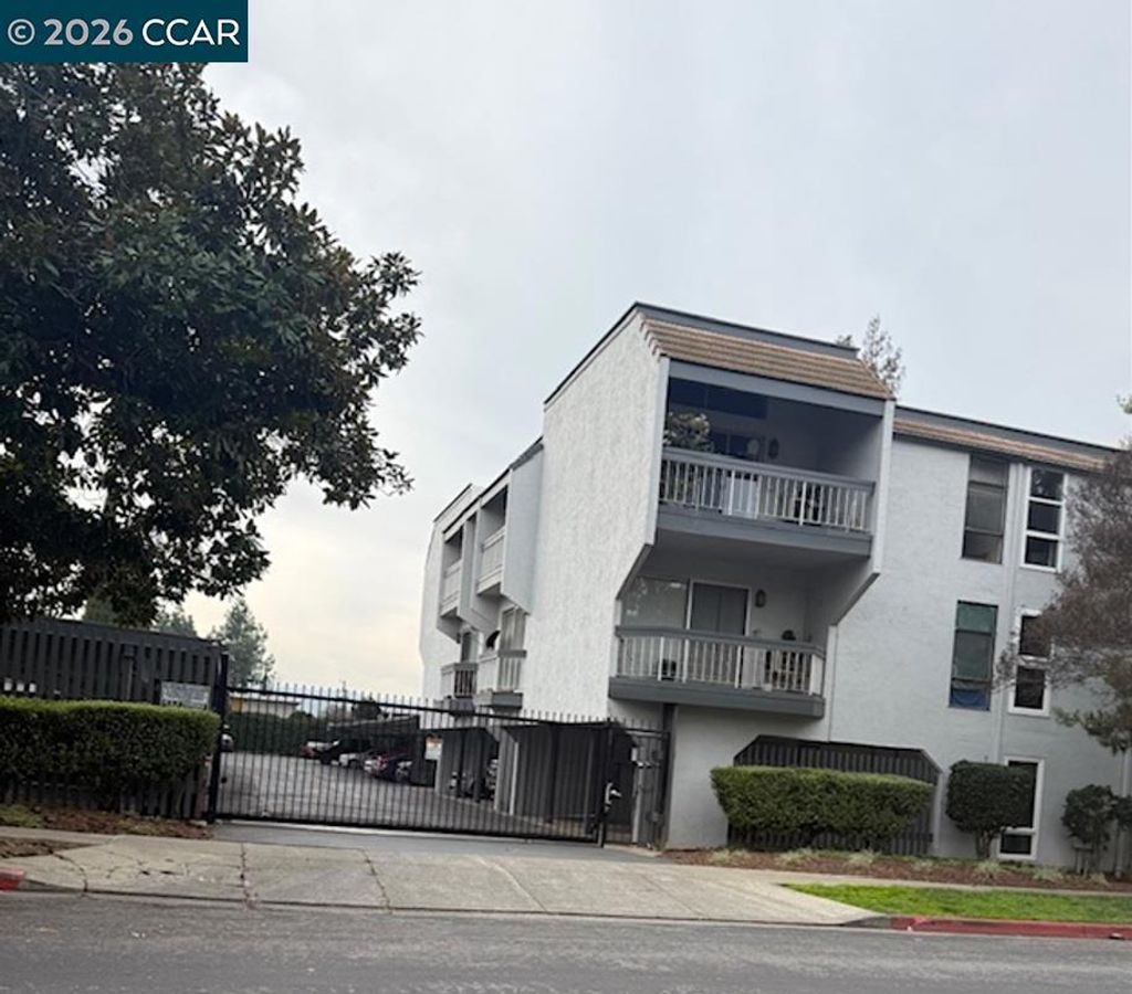 Photo of 120 120 Ellis St. #120, Concord, CA 94520 (MLS # 41121619)