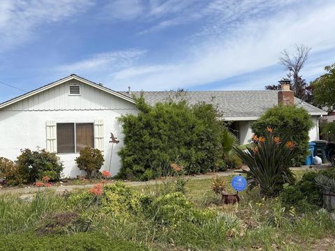 Photo of 10176 S Tantau Avenue, Cupertino, CA 95014 (MLS # ML82043023)