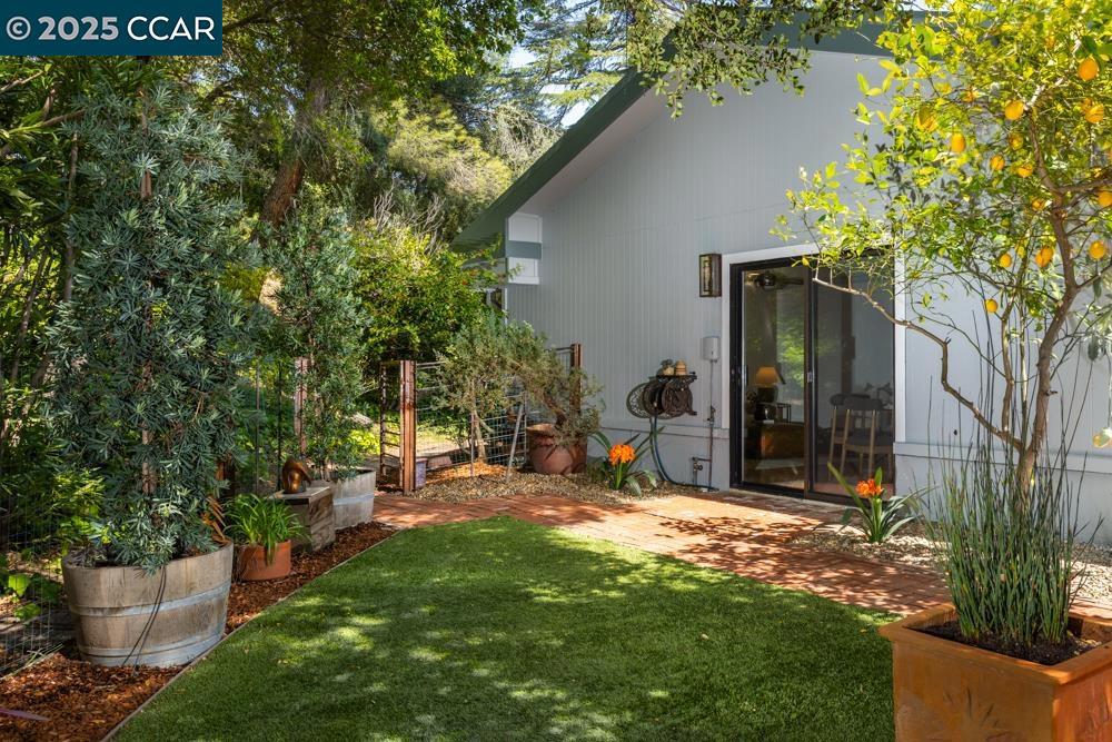 ROSSMOOR - Residential