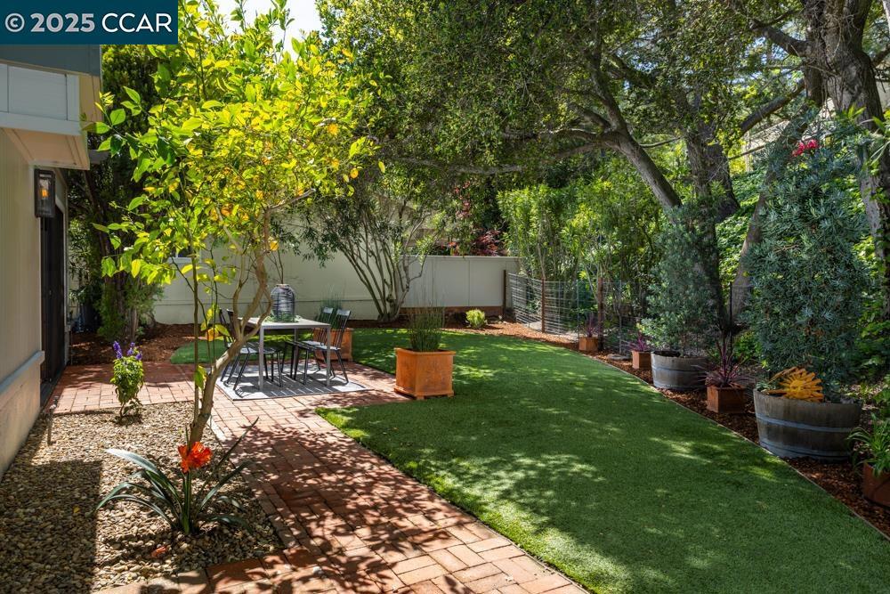 ROSSMOOR - Residential