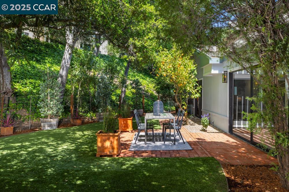 ROSSMOOR - Residential