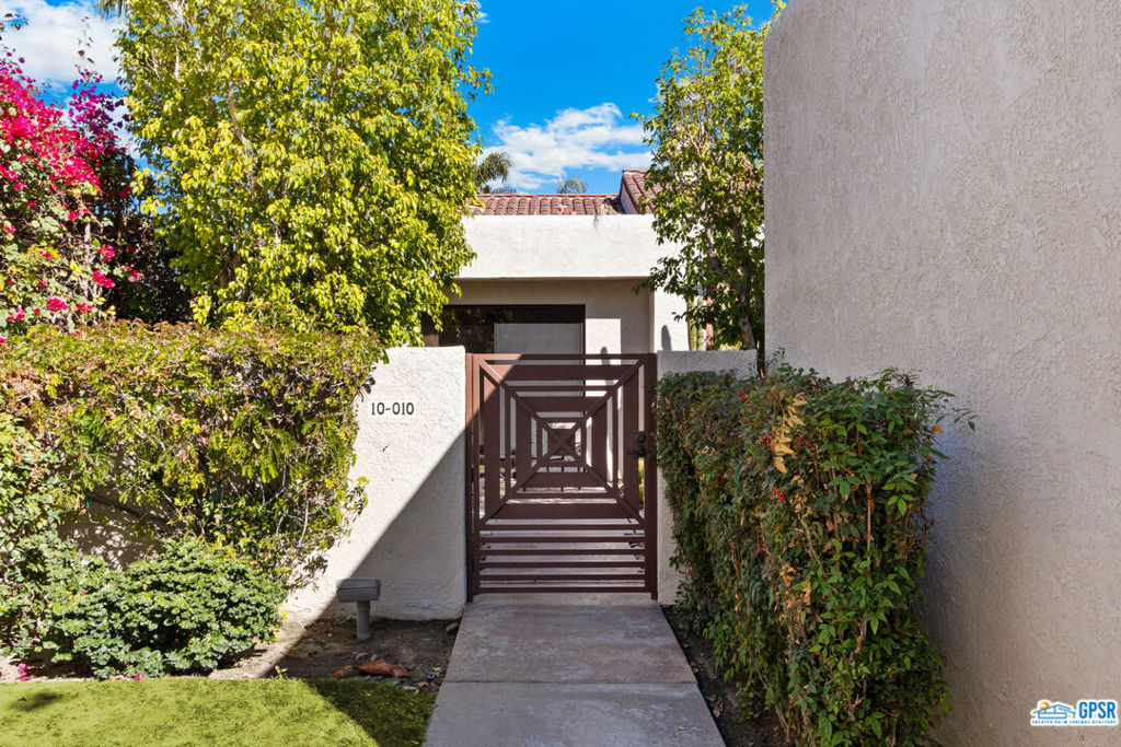 10010 Sunningdale Drive