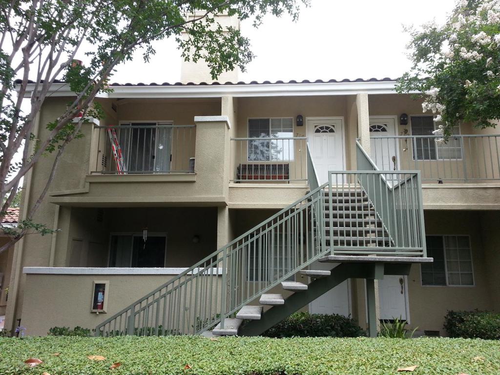BEAUTIFUL 3 BEDROOM 2 BATH UPSTAIRS CONDO WITH VAULTED CEILINGS, NEW PAINT AND CARPET. CENTRAL AIR, DETACHED 2 CAR GARAGE. EXCELLENT SCHOOLS. PLEASE DO NOT SHOW UNTIL OPEN HOUSE JULY 4-5, 1:00-4:00.VERY NICE MILPITAS LOCATION. TERMITE CLEARANCE