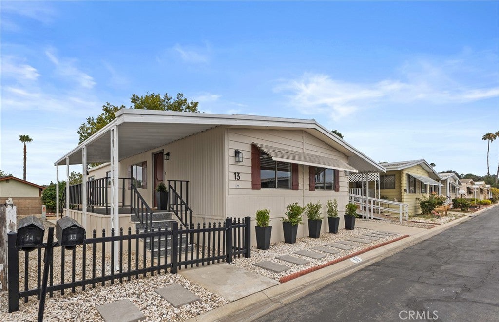 9391 California Ave 13