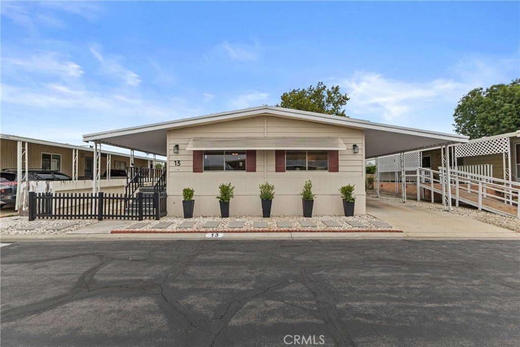 9391 California Ave 13