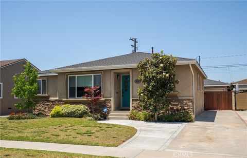 3823 Carfax Avenue Long Beach CA 90808