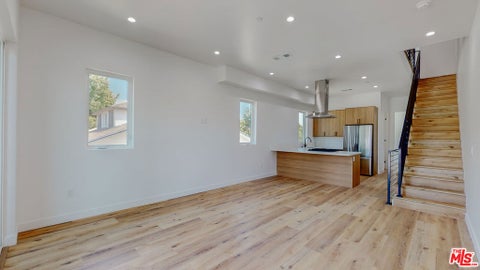 Photo of 4462 Maplewood Avenue, Los Angeles, CA 90004 (MLS # 26991511)