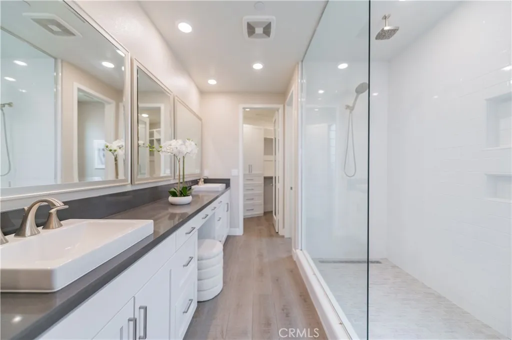 Irvine, California 92618, United States, 4 Bedrooms Bedrooms, ,4 BathroomsBathrooms,Residential,Active,160094