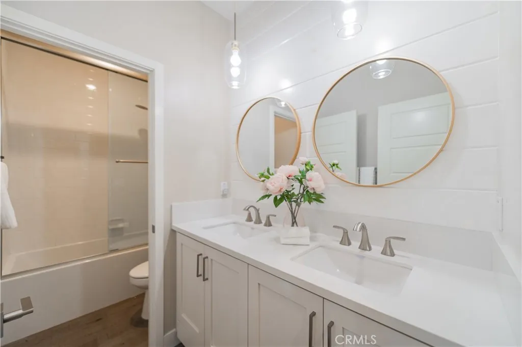 Irvine, California 92618, United States, 4 Bedrooms Bedrooms, ,4 BathroomsBathrooms,Residential,Active,160094