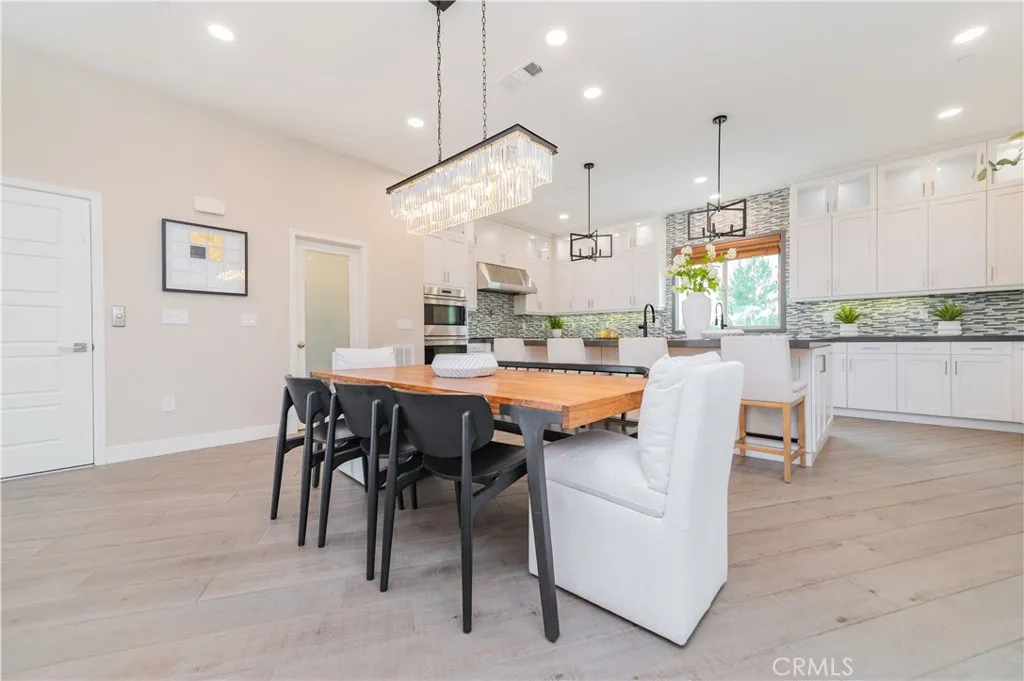 Irvine, California 92618, United States, 4 Bedrooms Bedrooms, ,4 BathroomsBathrooms,Residential,Active,160094