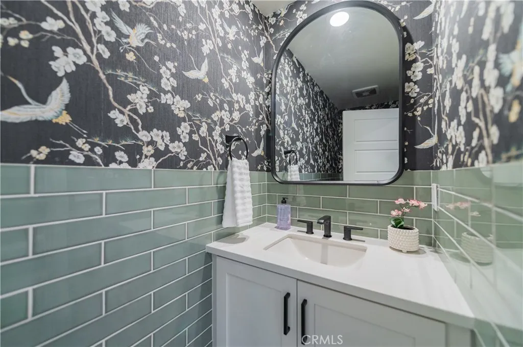 Irvine, California 92618, United States, 4 Bedrooms Bedrooms, ,4 BathroomsBathrooms,Residential,Active,160094