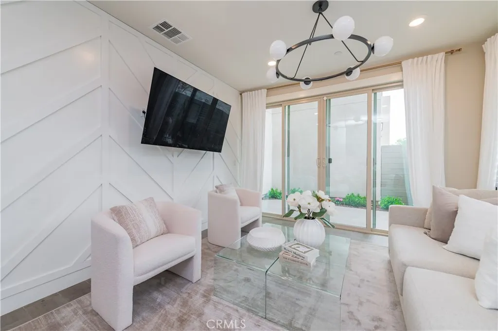 Irvine, California 92618, United States, 4 Bedrooms Bedrooms, ,4 BathroomsBathrooms,Residential,Active,160094