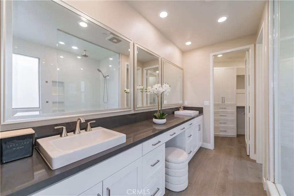 Irvine, California 92618, United States, 4 Bedrooms Bedrooms, ,4 BathroomsBathrooms,Residential,Active,160094