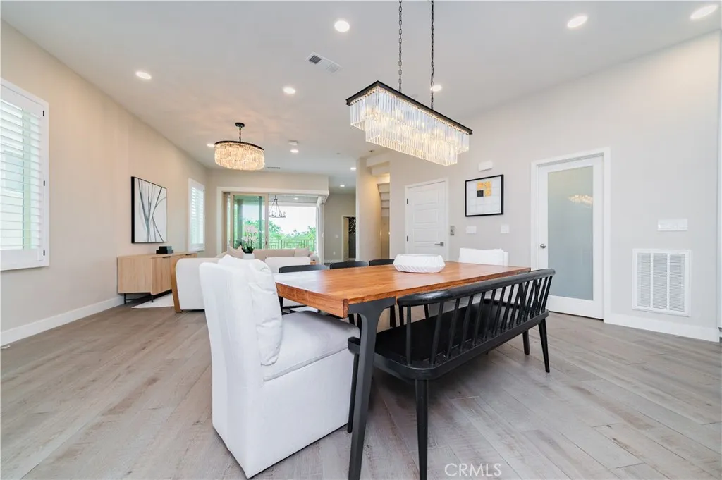 Irvine, California 92618, United States, 4 Bedrooms Bedrooms, ,4 BathroomsBathrooms,Residential,Active,160094