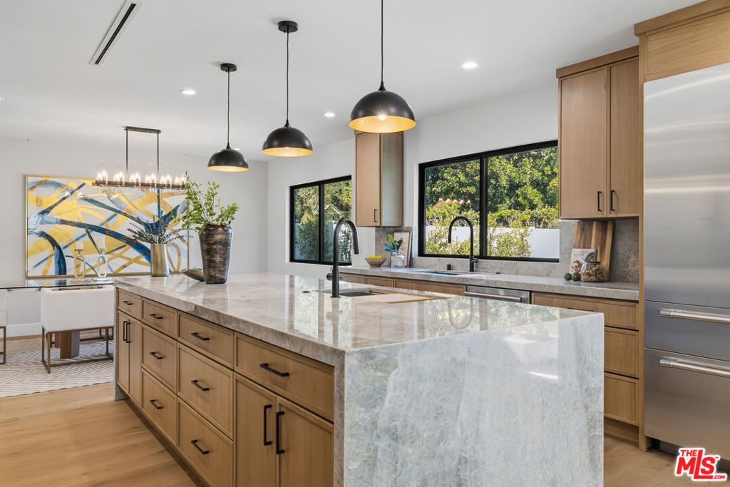 Photo of 5032 Bluebell Avenue, Valley Village, CA 91607 (MLS # 25612915)