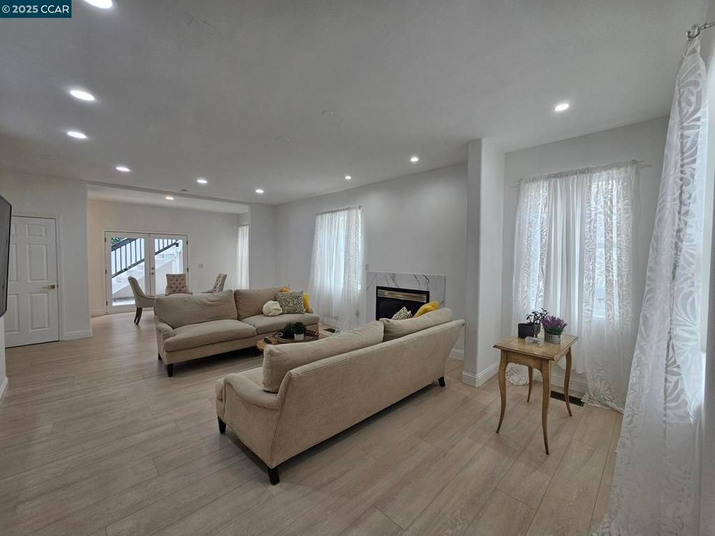 listing image 130720915294159727522