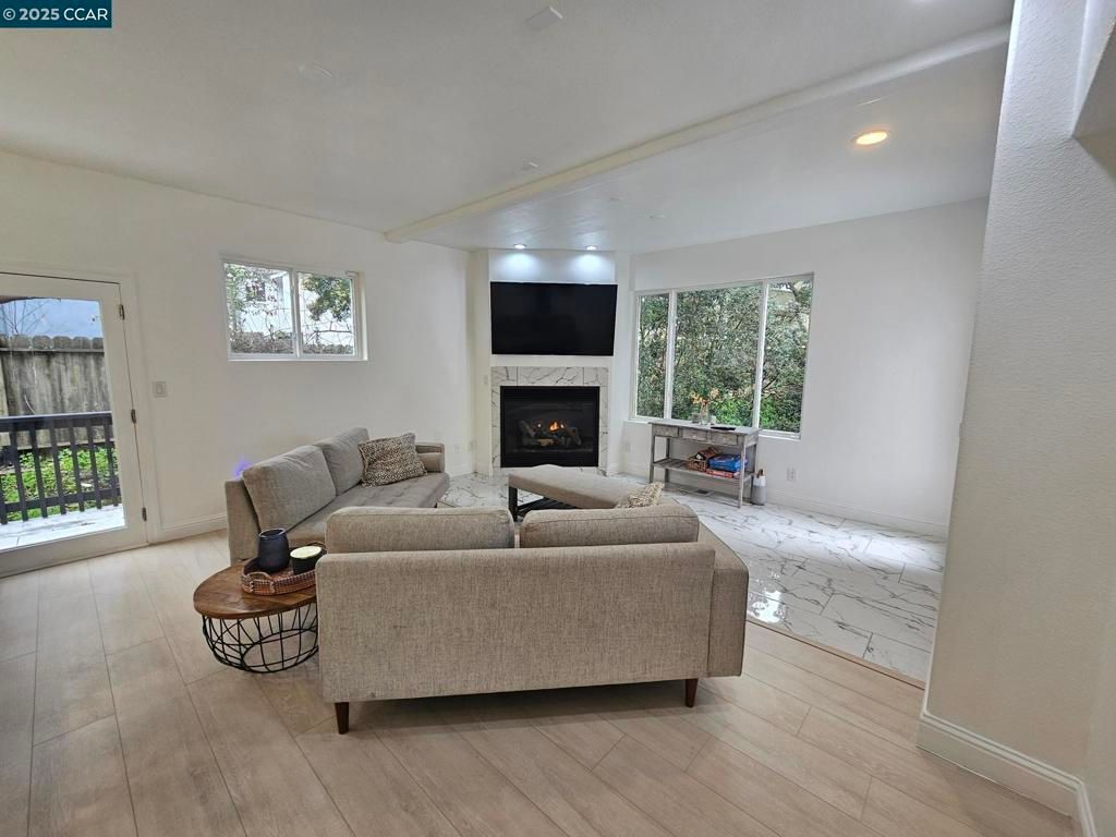 listing image 130720858213020529955