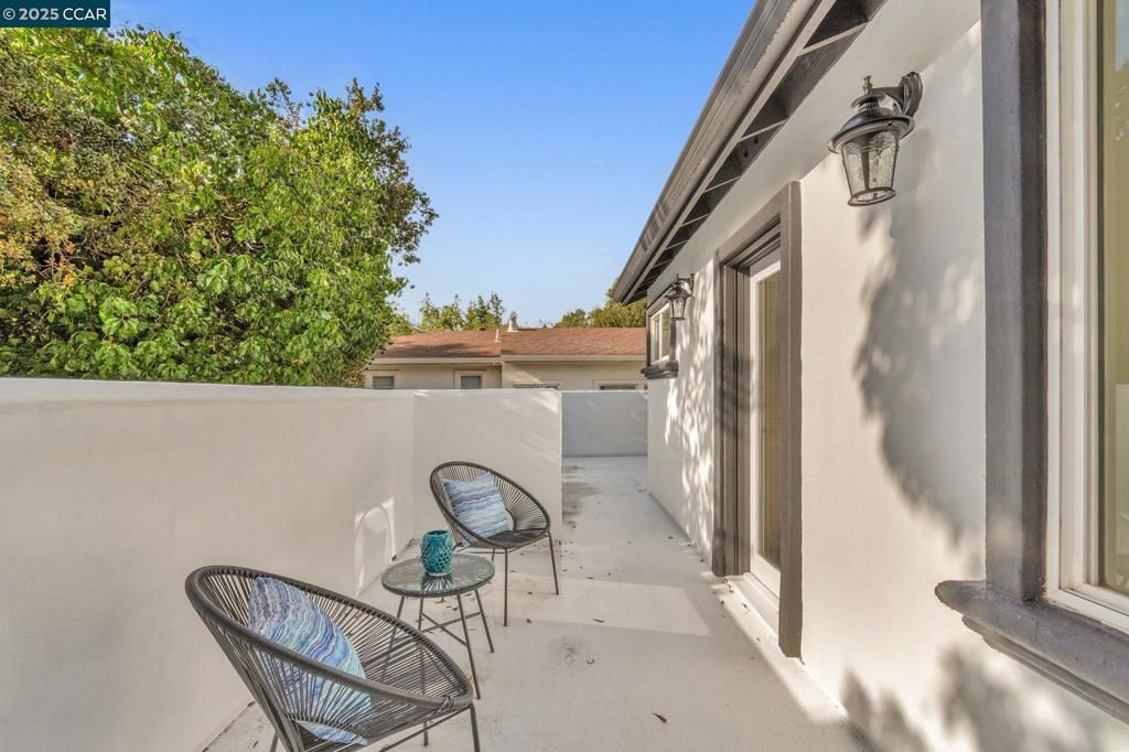 listing image 130725356518501835089