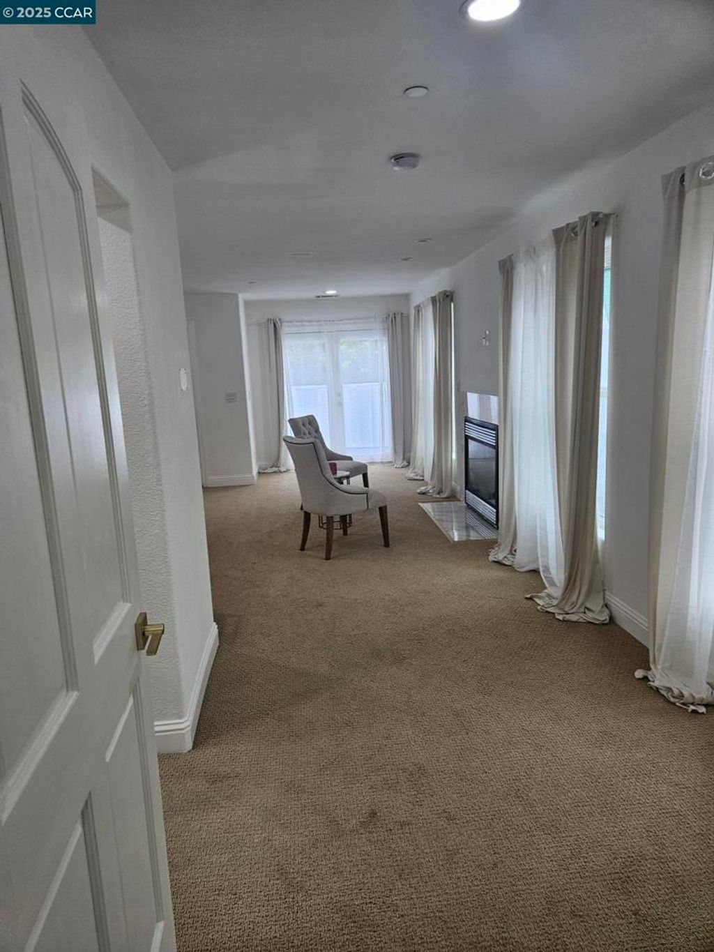 listing image 130728541194895825701