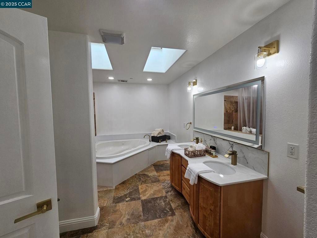 listing image 130722049462361582053