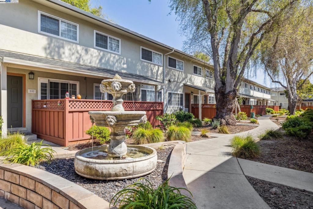 WASHINGTON MANOR - Residential