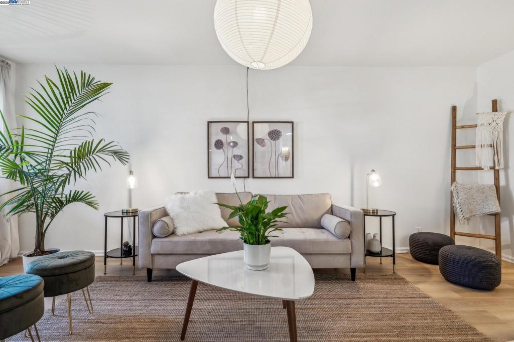 WASHINGTON MANOR - Residential