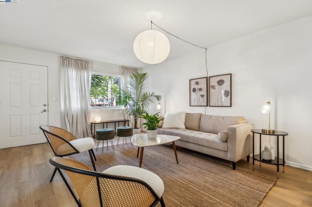 WASHINGTON MANOR - Residential