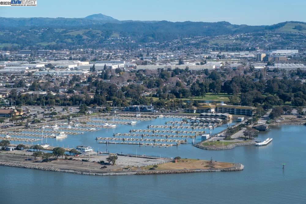 WASHINGTON MANOR - Residential