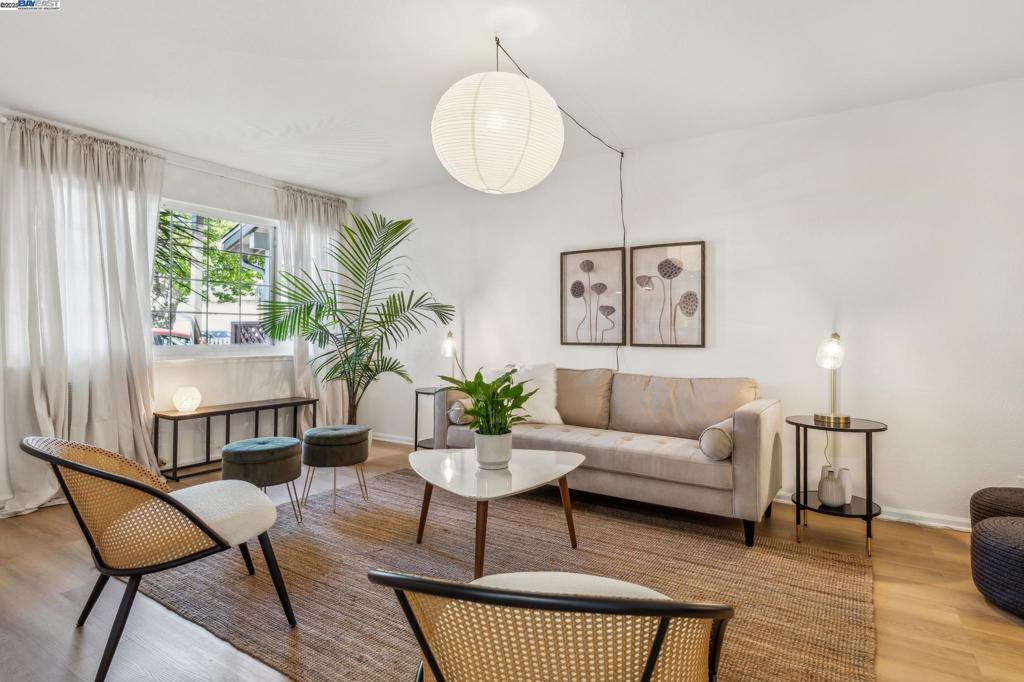 WASHINGTON MANOR - Residential