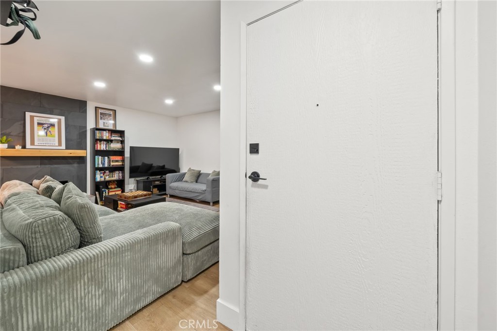 9210 Van Nuys Boulevard 14