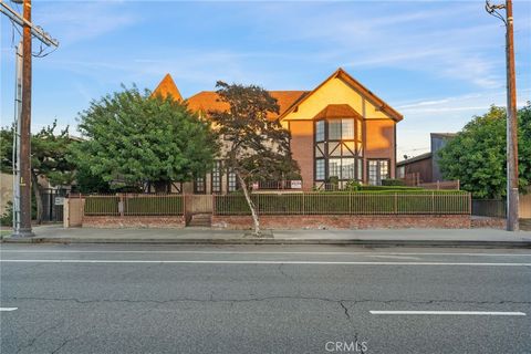 Photo of 9210 Van Nuys Boulevard #14, Panorama City, CA 91402 (MLS # SR25269658)