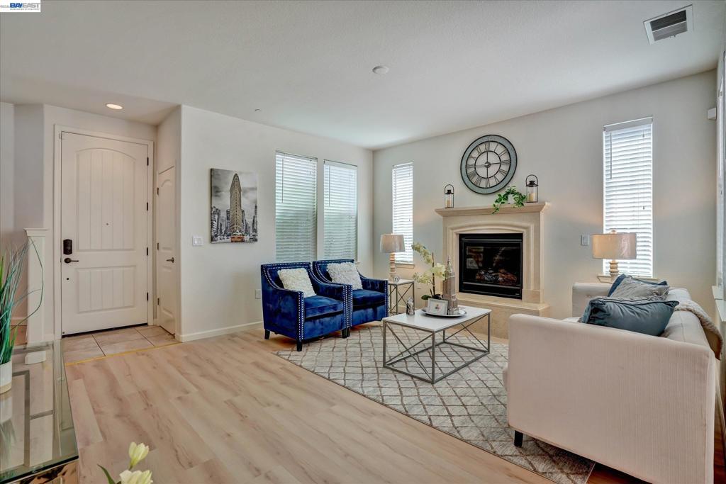 321 Cortona Way