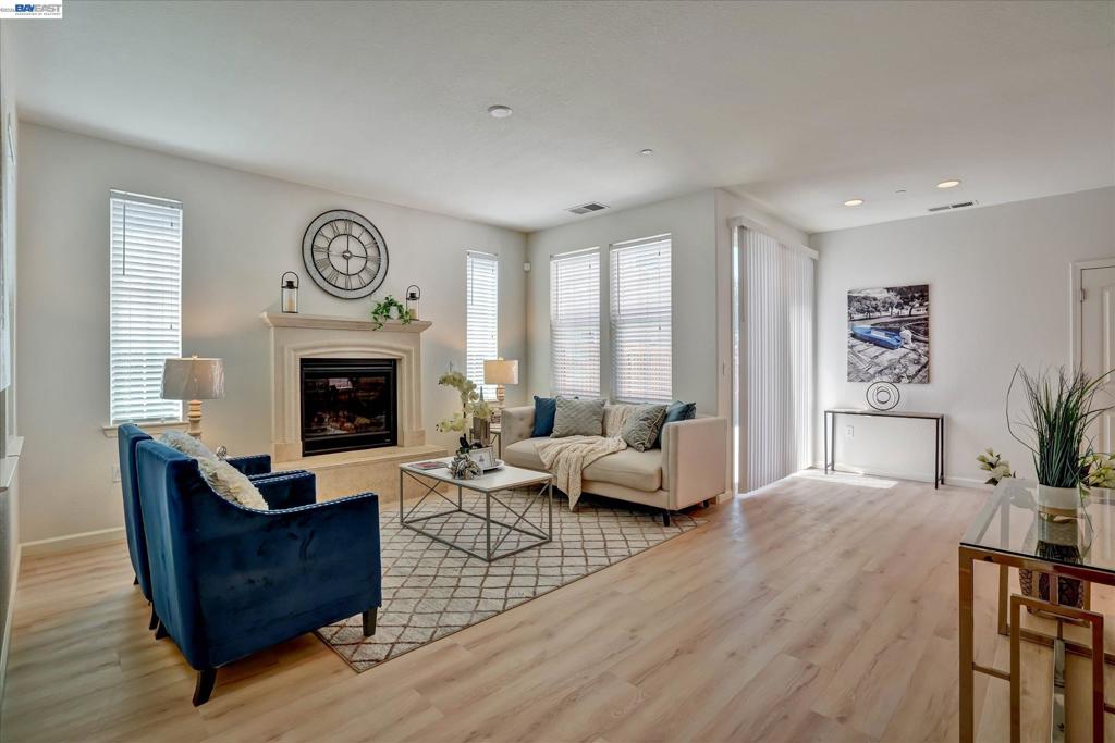 321 Cortona Way