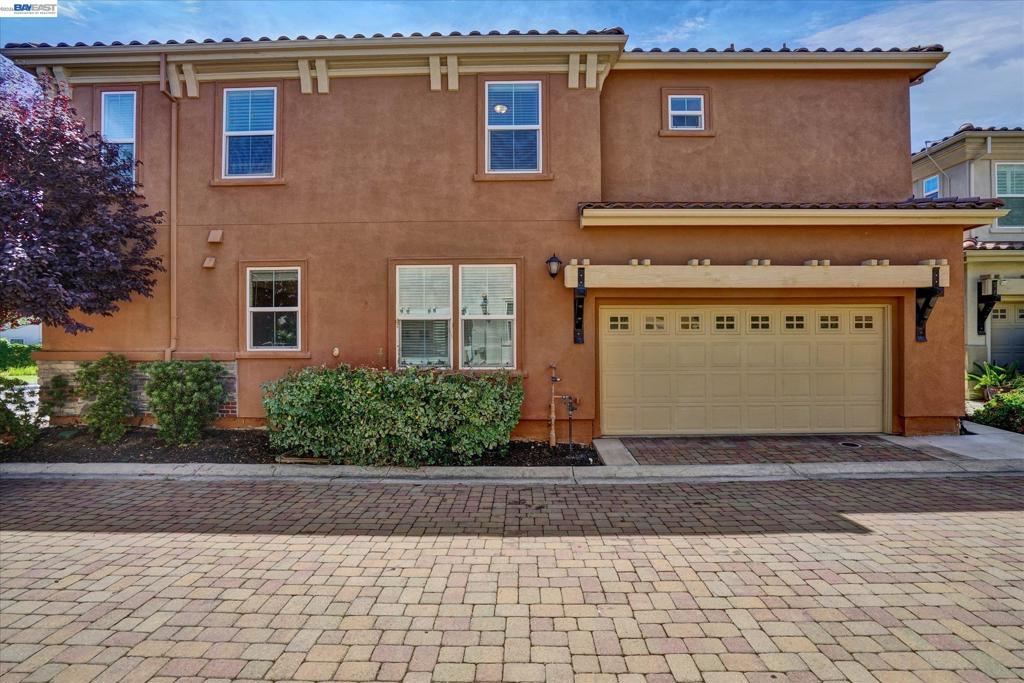 321 Cortona Way