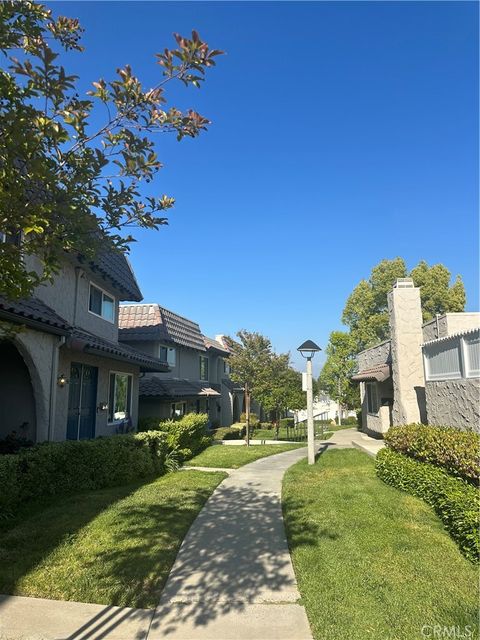 25260 Avenida Dorena Newhall CA 91321
