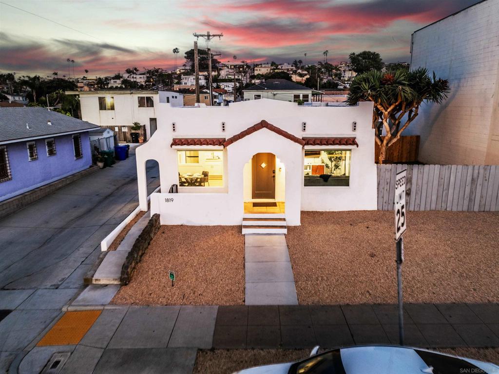 1817 19 Sunset Cliffs Blvd