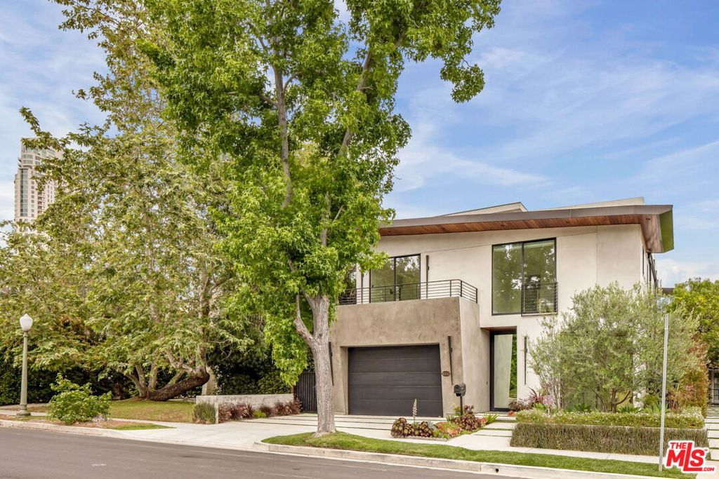 Properties 2 10330 Calvin Avenue