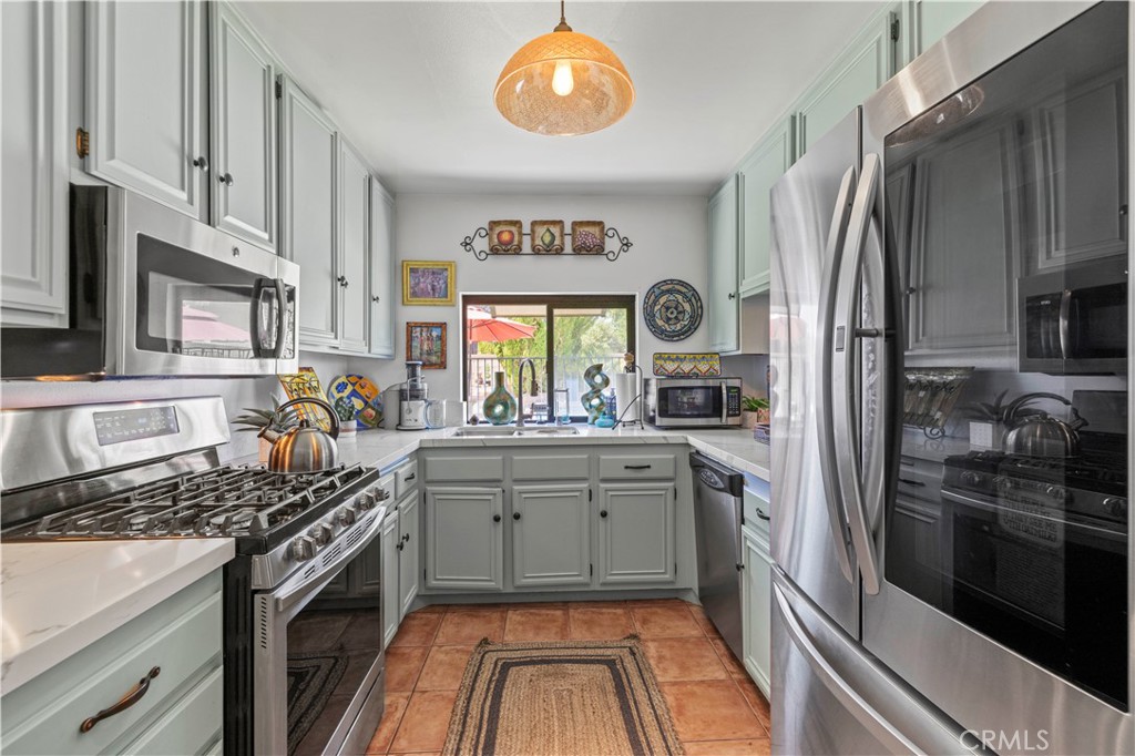 44303 36th Street W