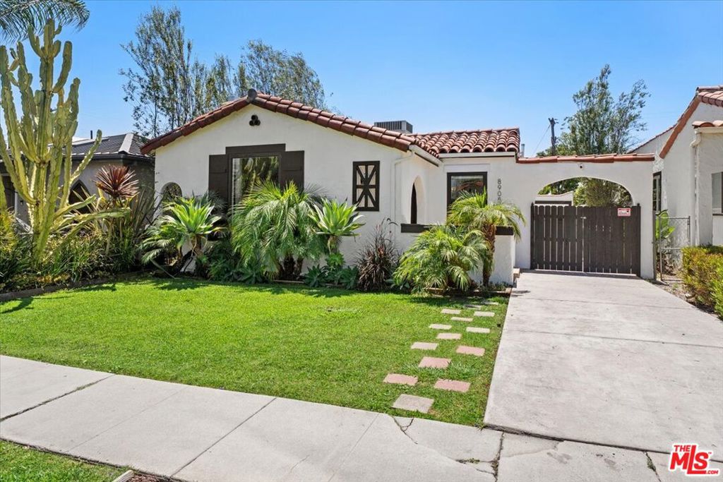 8908 Gibson Street, Los Angeles CA 90034