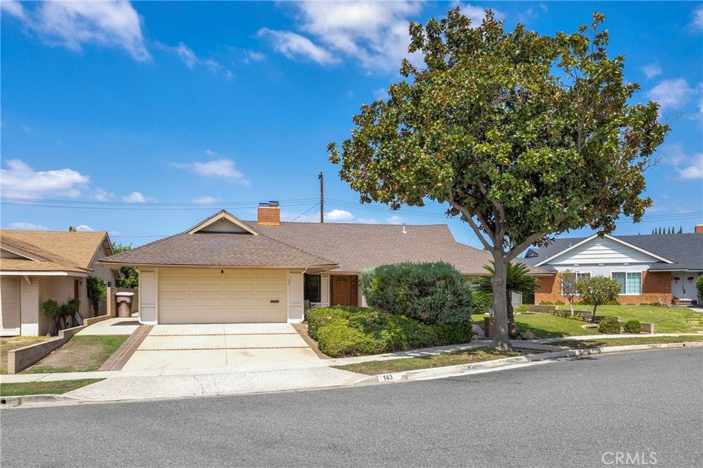 143 Islandia Drive