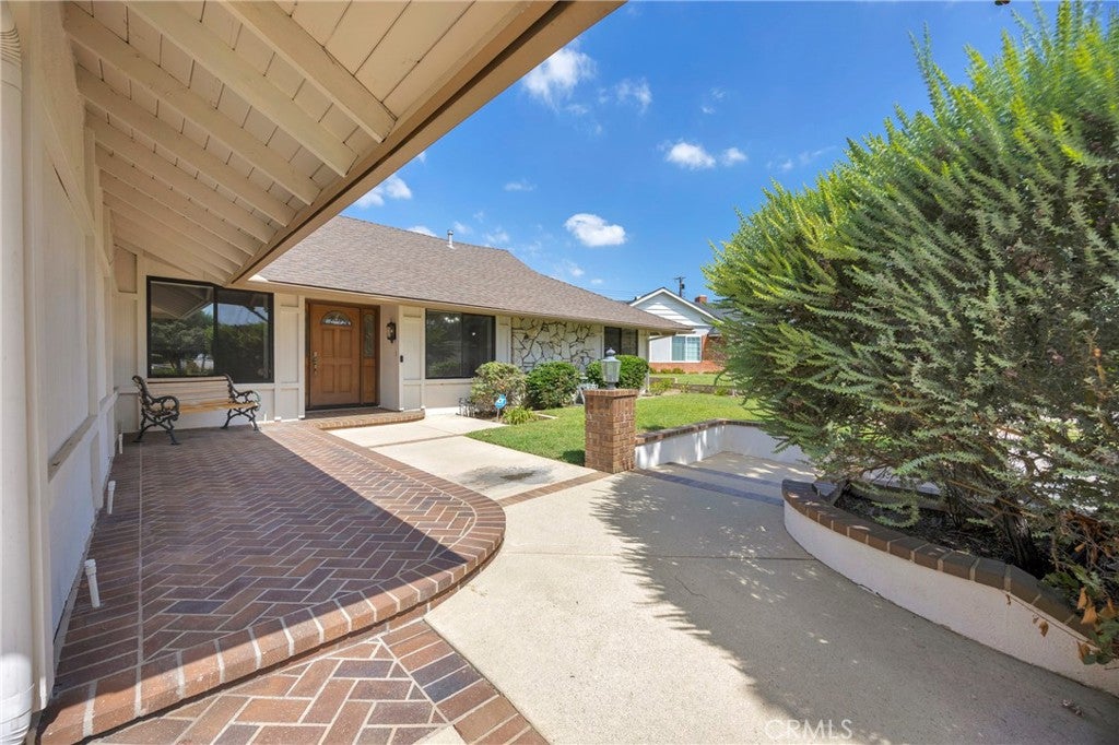 143 Islandia Drive