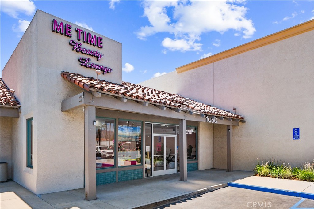 1050 E Imperial Highway