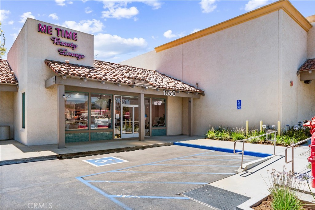 1050 E Imperial Highway
