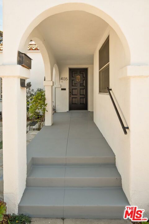 4135 Lafayette Place