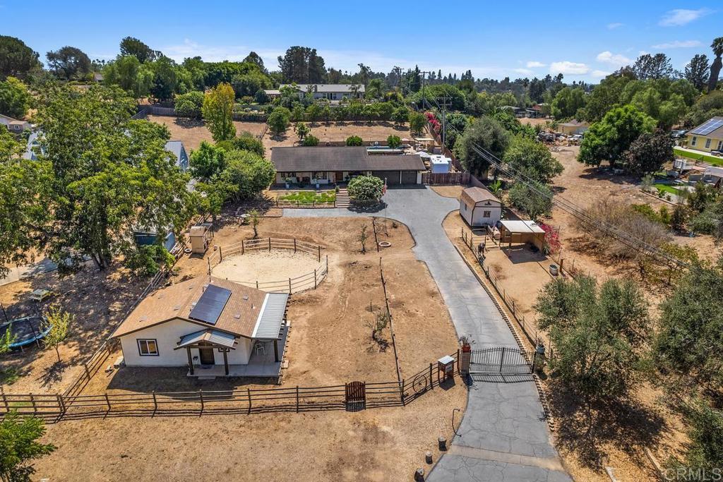 1905 Green Vista Lane