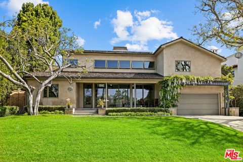 Photo of 211 18th Street, Santa Monica, CA 90402 (MLS # 26669453)