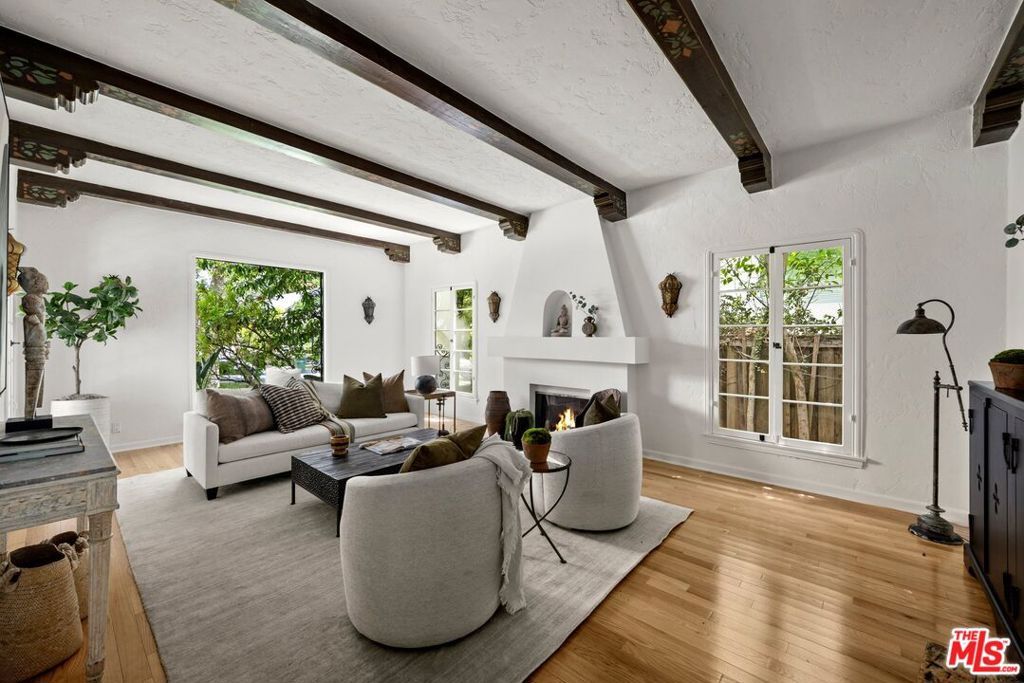 Photo of 6410 Drexel Avenue, Los Angeles, CA 90048 (MLS # 25614973)