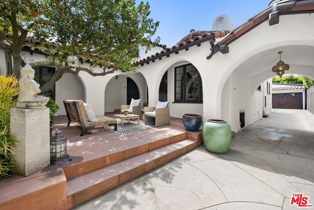 Photo of 6410 Drexel Avenue, Los Angeles, CA 90048 (MLS # 25614973)