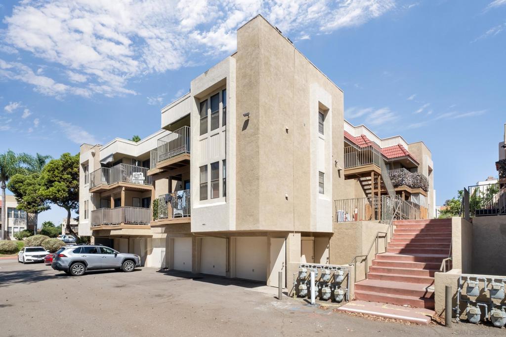 1824 Via Las Palmas 14